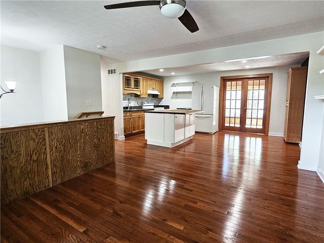 322 Chelsea Dr, Hempfield Twp, PA 15601