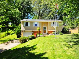 322 Chelsea Dr, Hempfield Twp, PA 15601