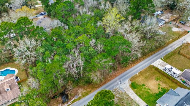 Live Oak Avenue, Ocean Springs, MS 39564