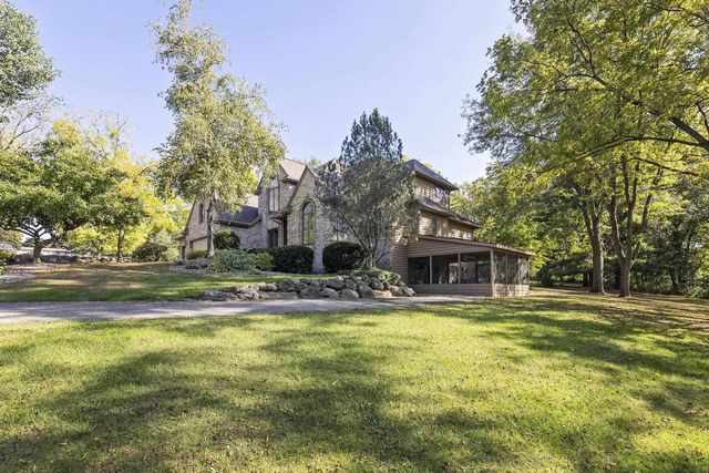 W7619 Koshkonong Lake Road, Fort Atkinson, WI 53538