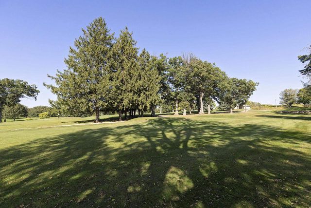 W7619 Koshkonong Lake Road, Fort Atkinson, WI 53538