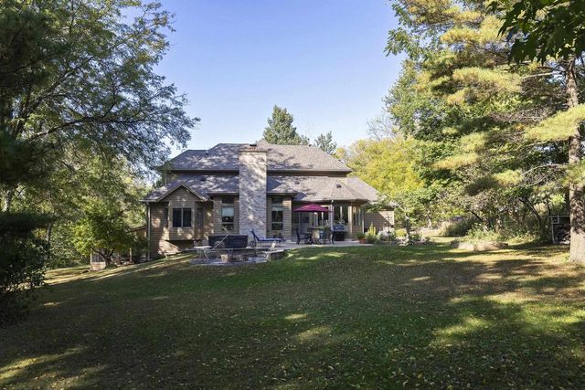 W7619 Koshkonong Lake Road, Fort Atkinson, WI 53538