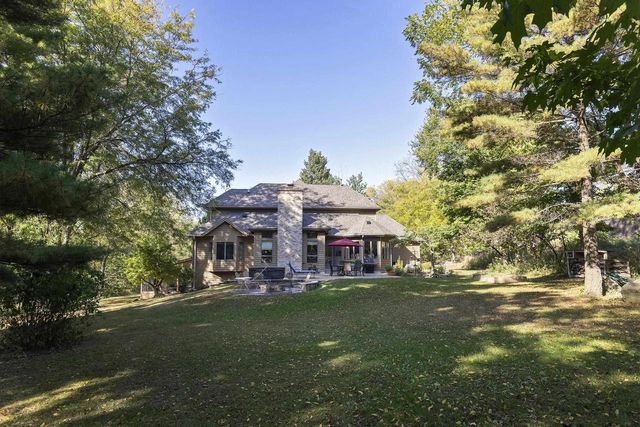 W7619 Koshkonong Lake Road, Fort Atkinson, WI 53538