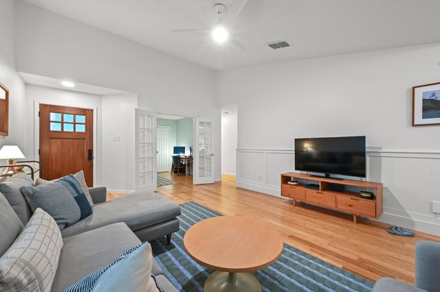 8108 Treehouse LN, Austin, TX 78749