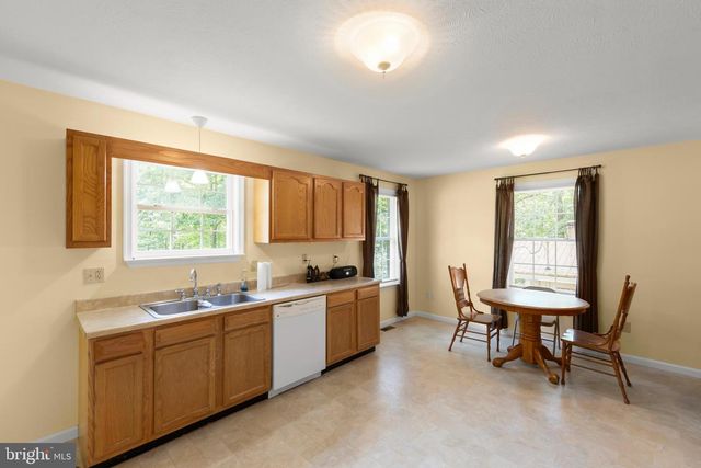 204 COCHISE TRL, Winchester, VA 22602