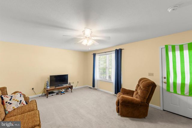 204 COCHISE TRL, Winchester, VA 22602