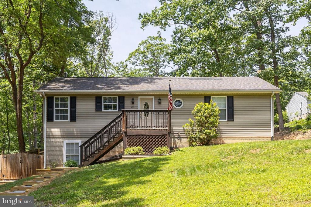 204 COCHISE TRL, Winchester, VA 22602