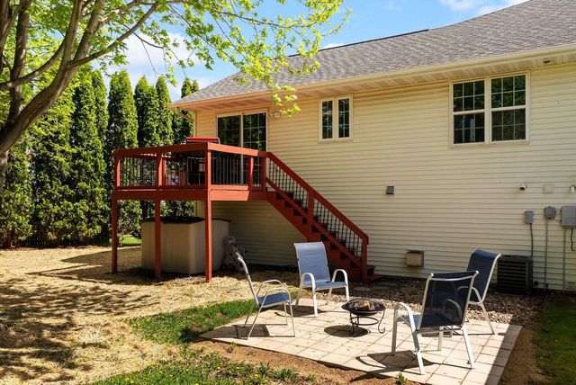 556 Ronald Lee Circle, Rio, WI 53960