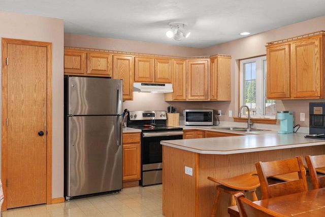 556 Ronald Lee Circle, Rio, WI 53960