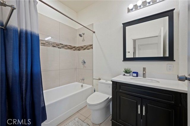 1755 Heywood 201, Simi Valley, CA 93065