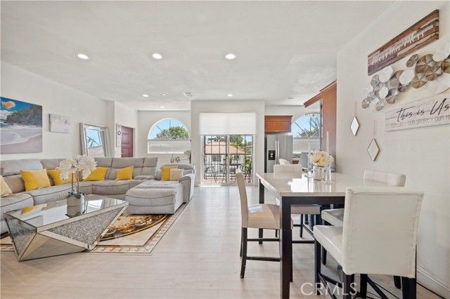 1755 Heywood 201, Simi Valley, CA 93065