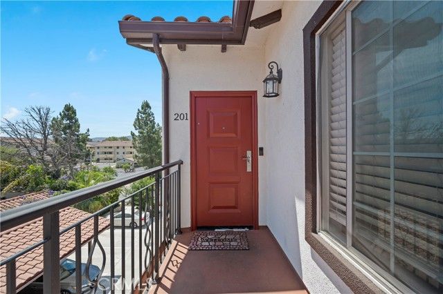 1755 Heywood 201, Simi Valley, CA 93065