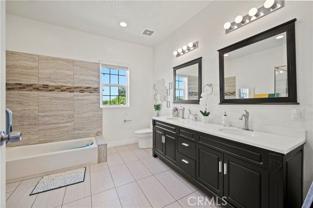 1755 Heywood 201, Simi Valley, CA 93065