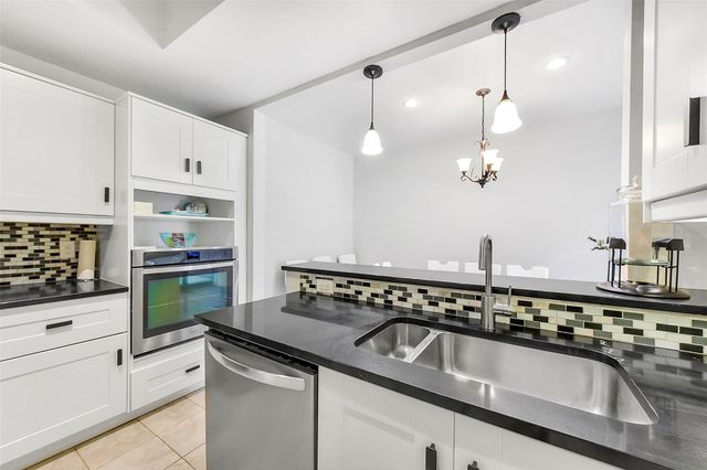 169 Litchfield Lane, Houston, TX 77024