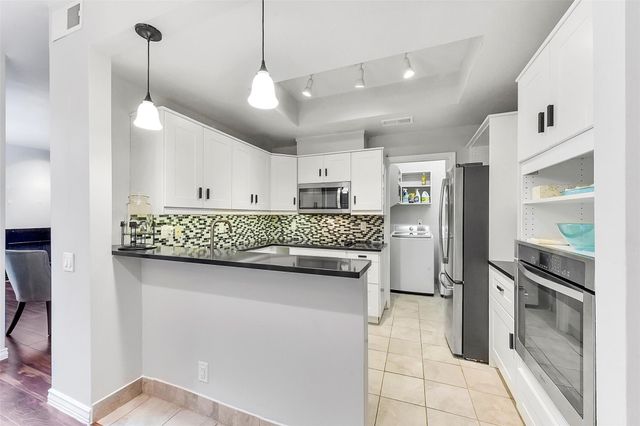 169 Litchfield Lane, Houston, TX 77024