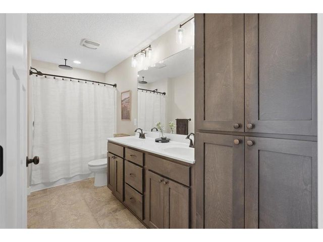 1121 Eulaine Circle, Hammond, WI 54015