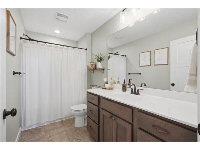 1121 Eulaine Circle, Hammond, WI 54015