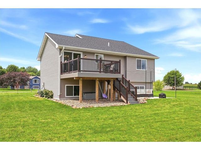1121 Eulaine Circle, Hammond, WI 54015