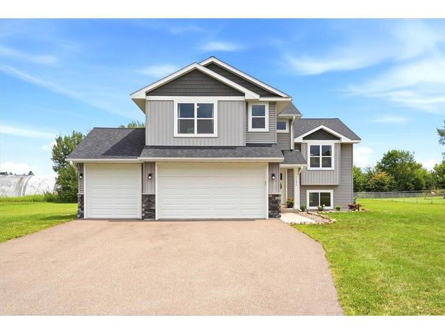 1121 Eulaine Circle, Hammond, WI 54015
