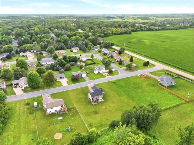 1121 Eulaine Circle, Hammond, WI 54015