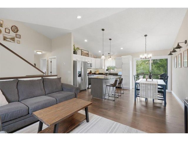 1121 Eulaine Circle, Hammond, WI 54015