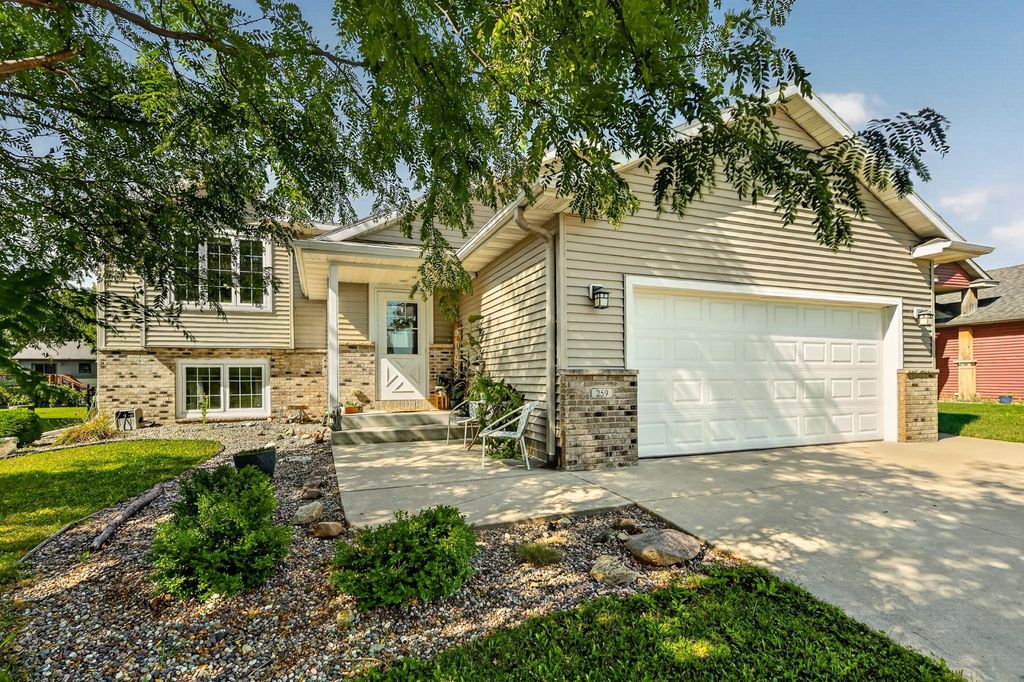 259 Brookestone Drive SE, Rochester, MN 55904