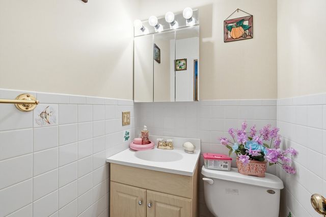 8019 S Rhodes Avenue, Chicago, IL 60619