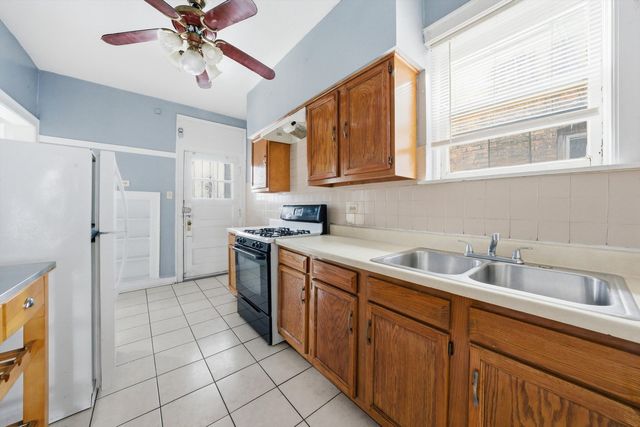 8019 S Rhodes Avenue, Chicago, IL 60619