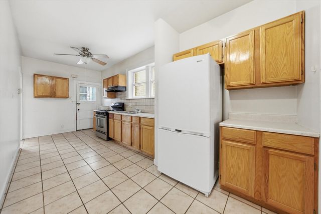 8019 S Rhodes Avenue, Chicago, IL 60619