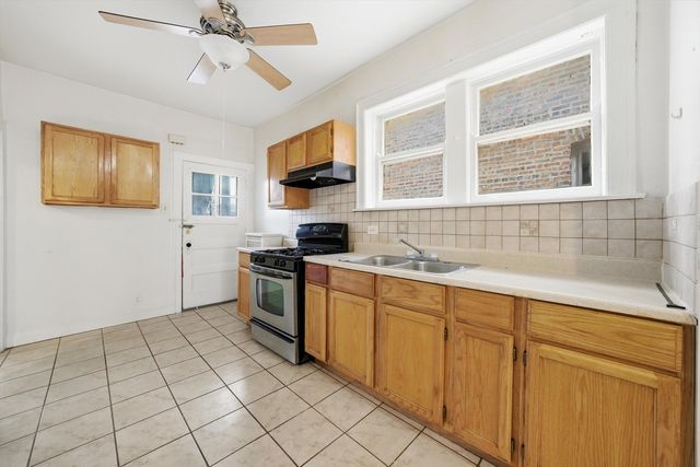 8019 S Rhodes Avenue, Chicago, IL 60619