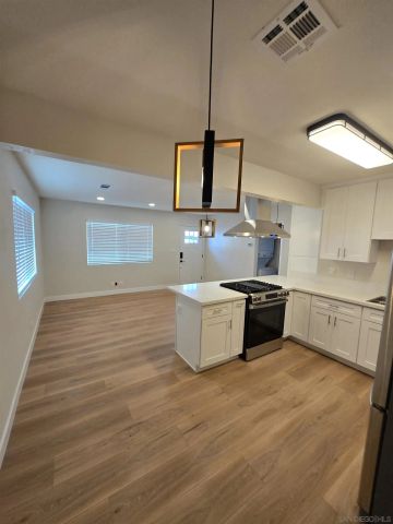 2130 E 5th ST, National City, CA 91950