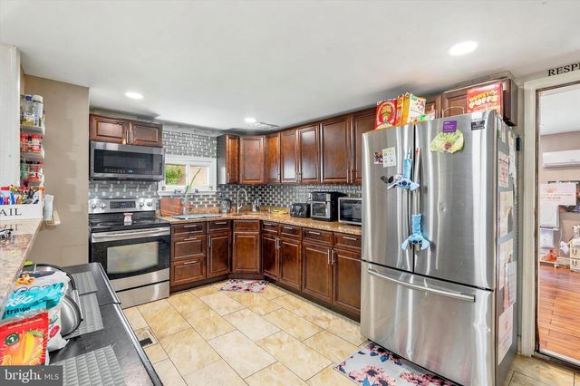 4218 WELSH RD, Philadelphia, PA 19136