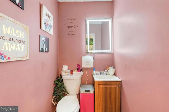 4218 WELSH RD, Philadelphia, PA 19136