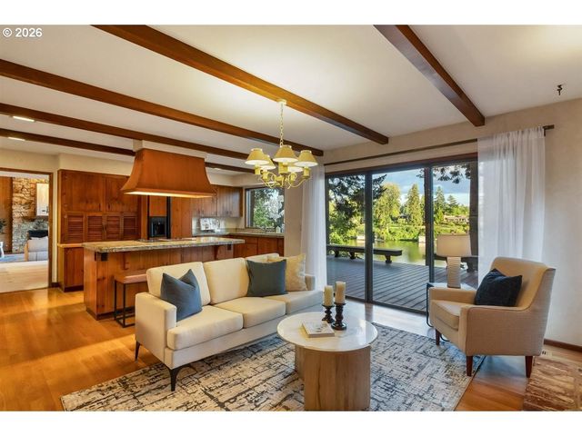 6590 Sw MONTGOMERY Way, Wilsonville, OR 97070