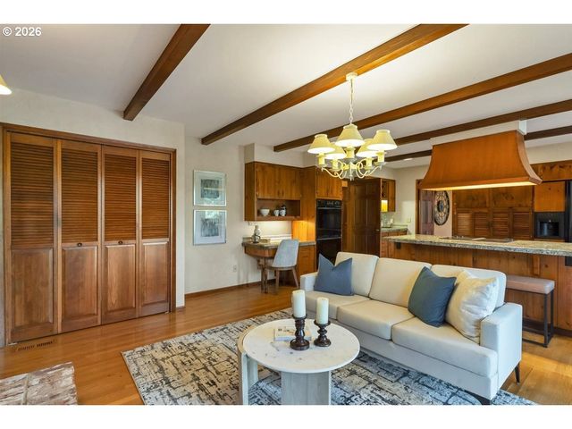 6590 Sw MONTGOMERY Way, Wilsonville, OR 97070