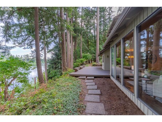 6590 Sw MONTGOMERY Way, Wilsonville, OR 97070