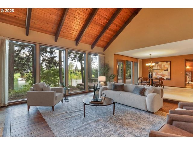 6590 Sw MONTGOMERY Way, Wilsonville, OR 97070
