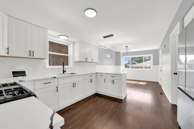 7245 S Washtenaw Avenue, Chicago, IL 60629
