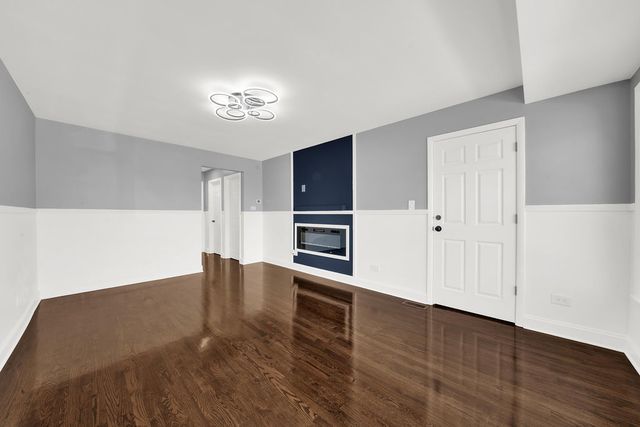 7245 S Washtenaw Avenue, Chicago, IL 60629