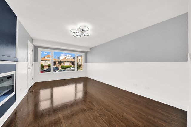7245 S Washtenaw Avenue, Chicago, IL 60629