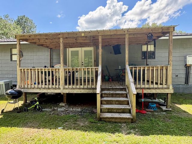 293 County Road 4145, Crockett, TX 75835