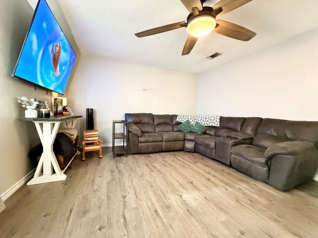 293 County Road 4145, Crockett, TX 75835