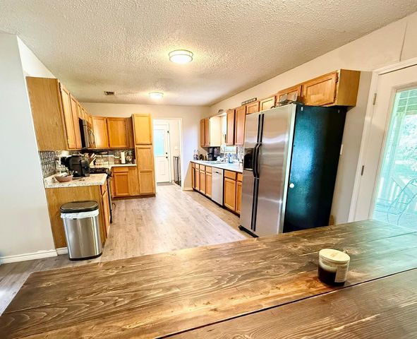 293 County Road 4145, Crockett, TX 75835
