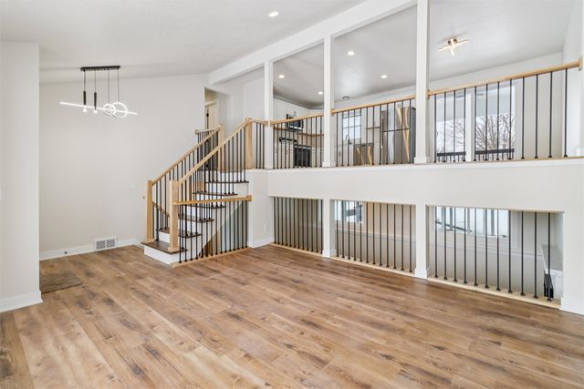 404 22nd Avenue SW, Altoona, IA 50009