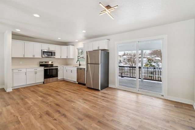 404 22nd Avenue SW, Altoona, IA 50009