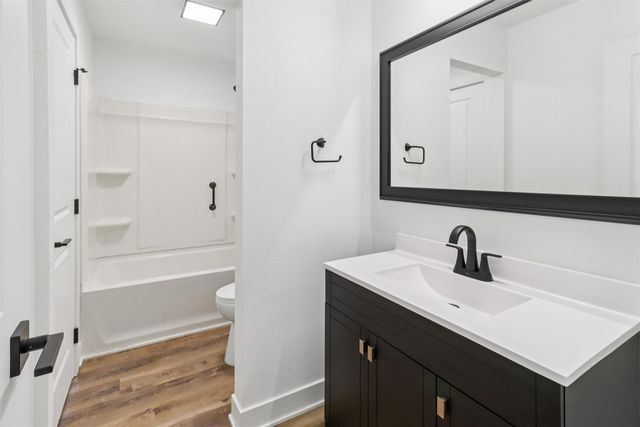 404 22nd Avenue SW, Altoona, IA 50009