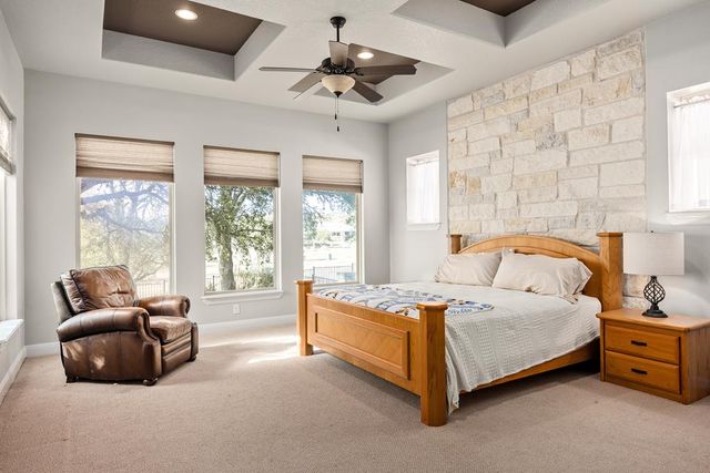 1009 Club House Rd, Kerrville, TX 78028