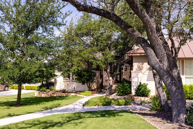 1009 Club House Rd, Kerrville, TX 78028