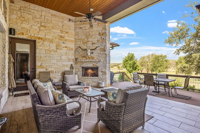 1009 Club House Rd, Kerrville, TX 78028