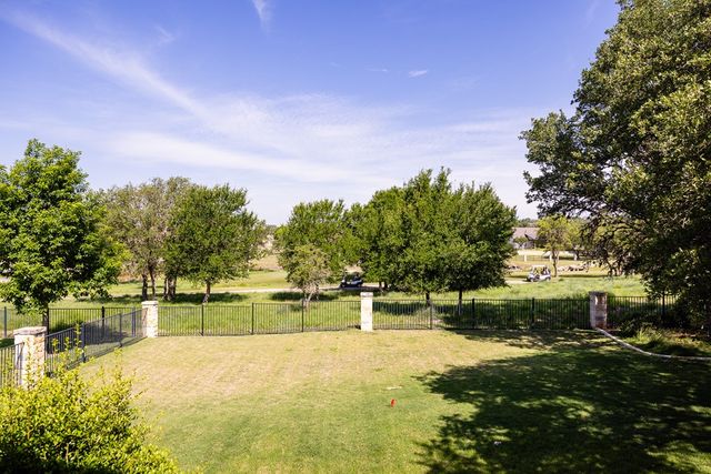 1009 Club House Rd, Kerrville, TX 78028